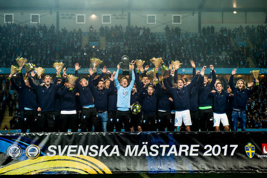 Malmö FFs Markus Rosenberg lyfter med Lennart Johanssons