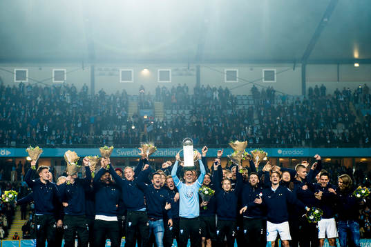 Malmö FFs Markus Rosenberg lyfter med Lennart Johanssons