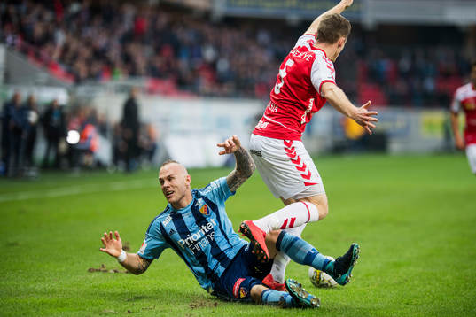 Kalmars Victor Agardius och Djurgårdens Magnus Eriksson