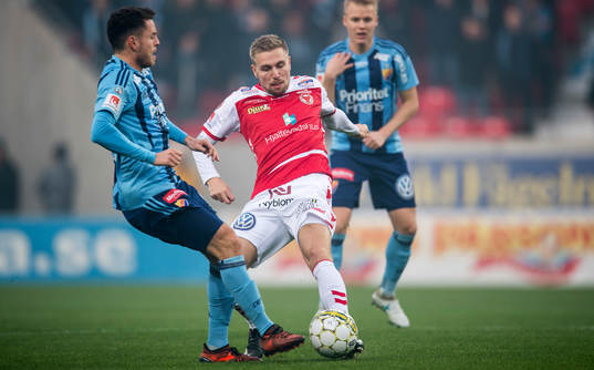 Kalmars Jonathan Ring och Djurgårdens Kerim Mrabti