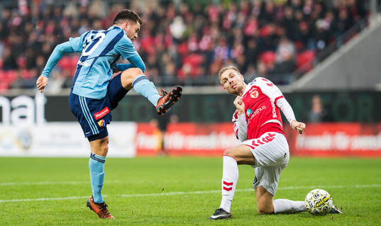 Kalmars Jonathan Ring och Djurgårdens Kerim Mrabti