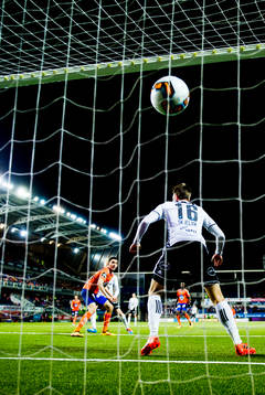 Mostafa Abdellaoue of Aalesund scores 1-1 behind Jørgen