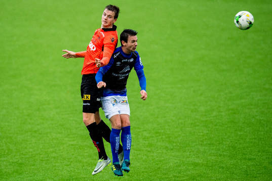 Simen Brekkhus of Åsane and Conor O'Brien of Start