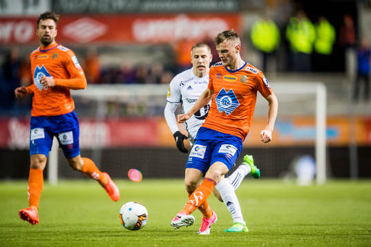 Milan Jevtovic of Rosenborg and Adam Örn Arnarson of