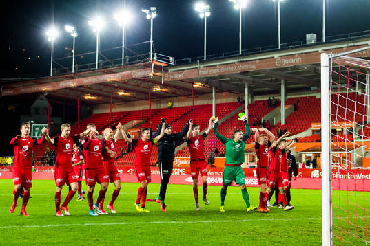 Players of Brann celebrates