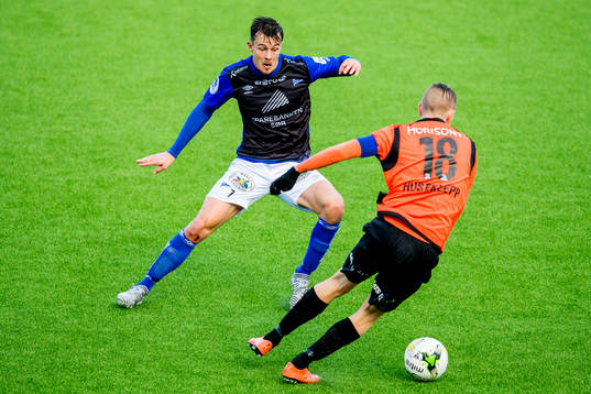 Niels Vorthoren of Start and Erik Huseklepp of Åsane