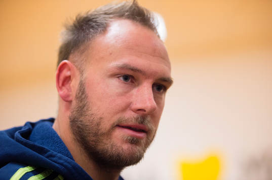 Andreas Granqvist deltar i mixed zone