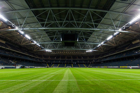 Stängt tak på Friends Arena
