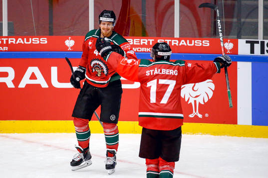 Frölundas Pontus Widerström och Sebastian Stålberg jublar