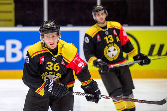 Linus Ölund and Ryan Gunderson of Brynäs looks dejected