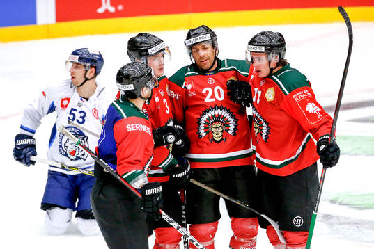 Frölundas Victor Olofsson jublar med lagkamrater