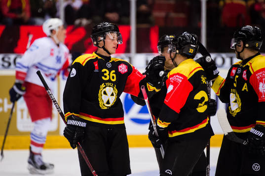 Linus Ölund of Brynäs and Juuso Ikonen of Brynäs