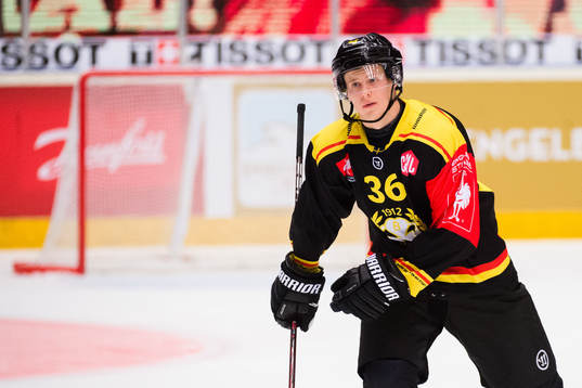 Linus Ölund of Brynäs celebrates the 2-1 goal