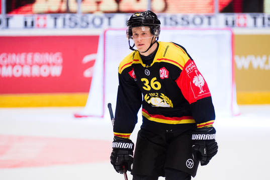 Linus Ölund of Brynäs celebrates the 2-1 goal