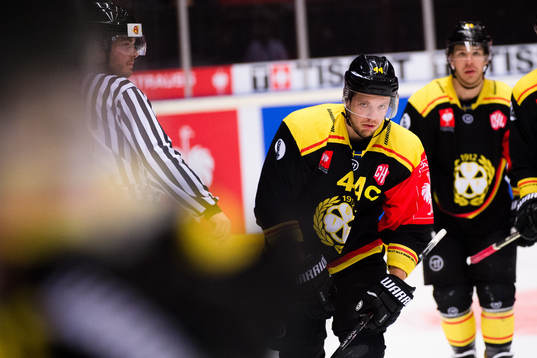 Jacob Blomqvist of Brynäs celebrates the 1-1 goal