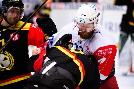 Bläddra bland fler bilder av Ice Hockey, CHL, Last Sixteen, Brynäs - Adler Mannheim