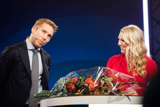 Årets försvarare Anton Tinnerholm, Malmö FF, med Anna