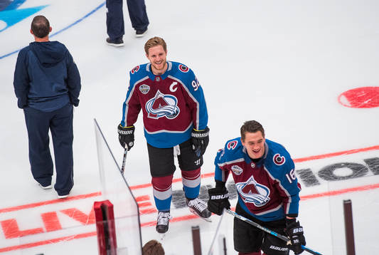 Gabriel Landeskog (vänster) och Nikita Zadorov