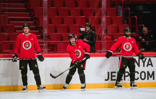 Mark Stone (vänster), Erik Karlsson (mitten) och Johnny