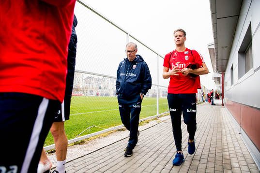 Lars Lagerbäck, head coach of Norway, and goalkeeper