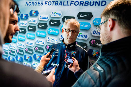 Lars Lagerbäck, head coach of Norway, speaks to