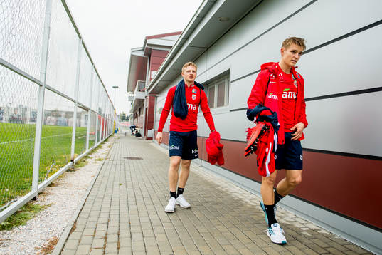 Mats Møller Dæhli and Martin Ødegaard of Norway