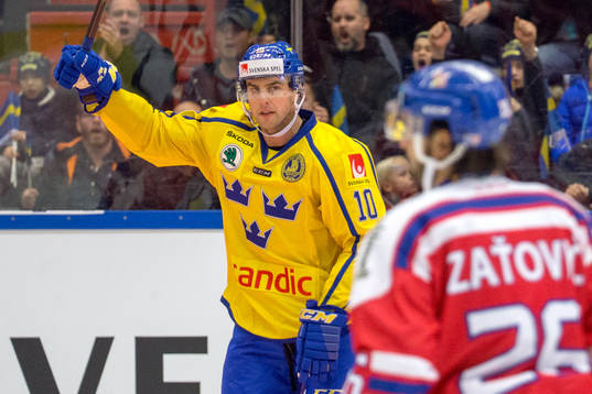 Sveriges Joakim Lindström jublar