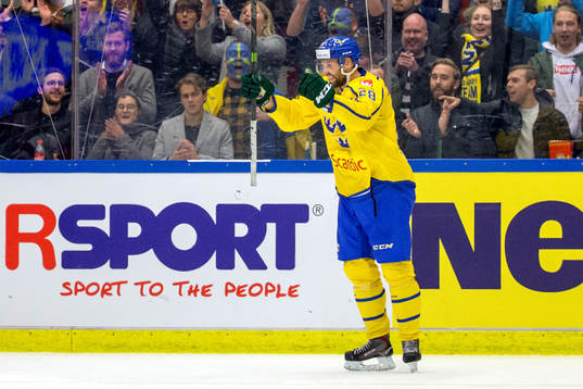 Sveriges Dick Axelsson jublar