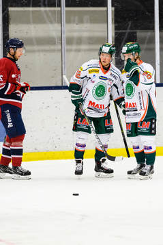 Kristianstads Johan Skinnars och Hampus Forsling jublar