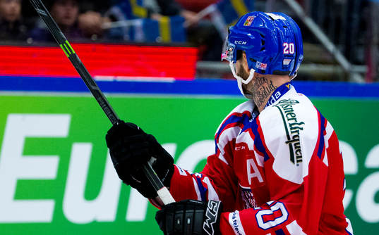 Halstatuering på Tjeckiens Jakub Klepis