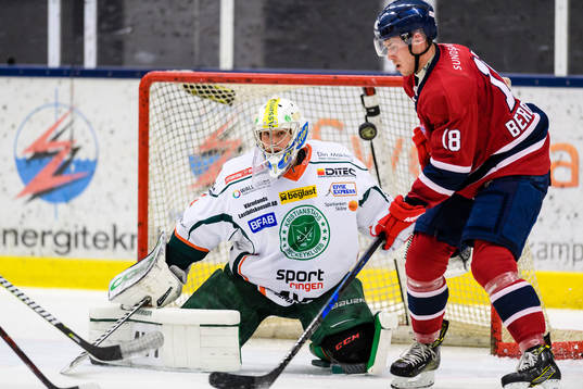 Kristianstads målvakt Joel Gistedt och Helsingborgs Julius