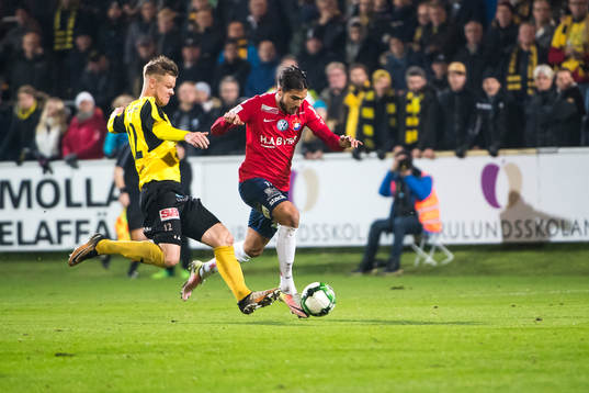 Mjällbys David Löfqvist  och Örgrytes William Atashkadeh