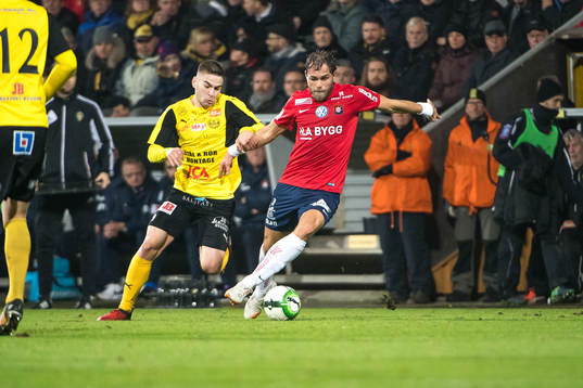 Örgrytes Johan Elmander och Mjällbys Mirza Halvadzic
