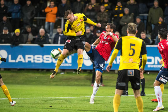 Örgrytes Johan Elmander och Mjällbys David Löfqvist