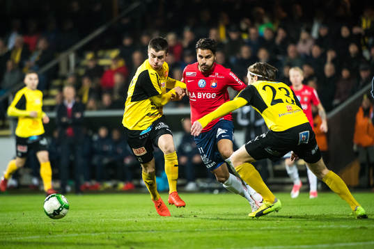 Örgrytes William Atashkadeh och Mjällbys Jesper