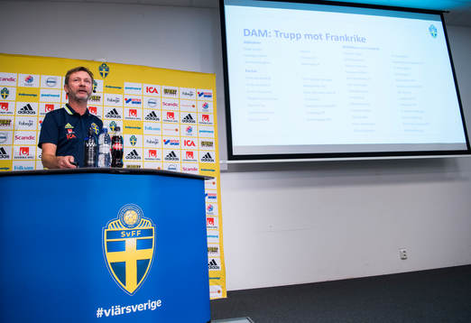 Peter Gerhardsson presenterar damlandslaget tropp mot