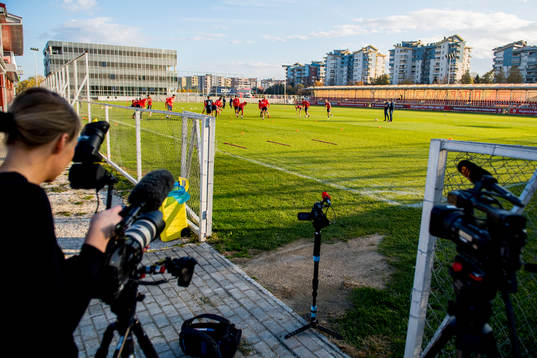 TV cameras film the players of Norway