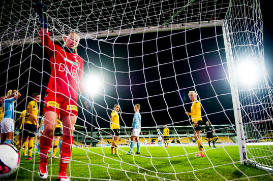 Goalkeeper Cecilie Fiskerstrand of LSK Kvinner reacts