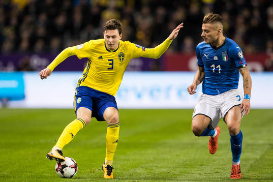 Sveriges Victor Nilsson Lindelöf och Italiens Ciro Immobile