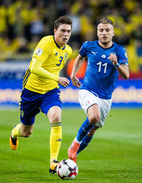 Sveriges Victor Nilsson Lindelöf och Italiens Ciro Immobile