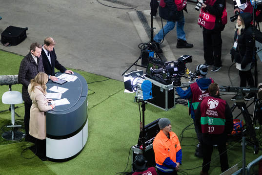 Eurosports studio innan fotbollsmatchen i VM-kvalets