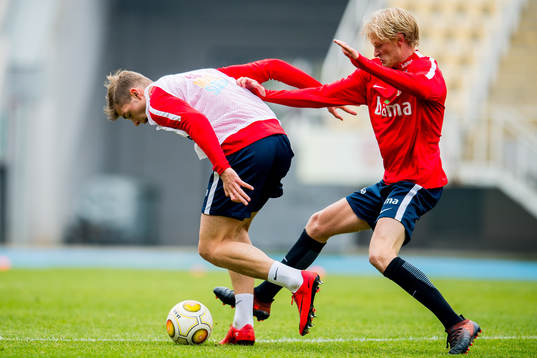Alexander Sørloth and Morten Thorsby of Norway