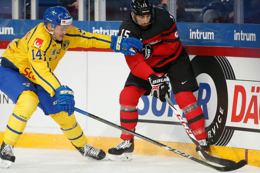 Marcus Högström #14, Sweden and Eric O¥Dell #15, Canada