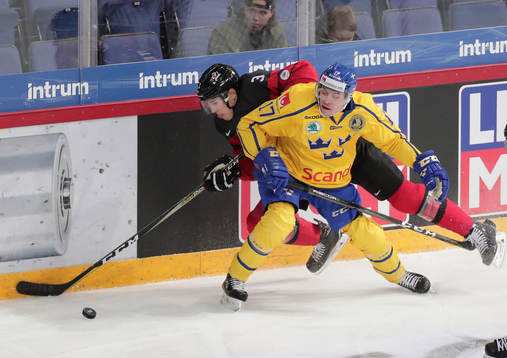 Zach Whitecloud #3, Canada and 	Pär Lindholm #17, Sweden