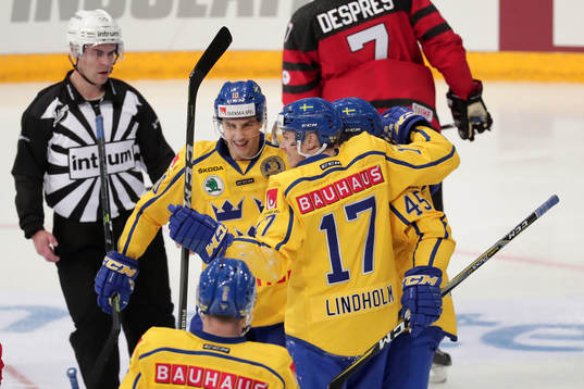 Joakim Lindström #10, Sweden, Oscar Möller #45, Sweden