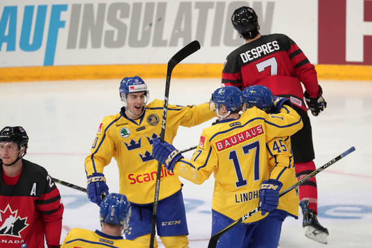 Joakim Lindström #10, Sweden, Oscar Möller #45, Sweden