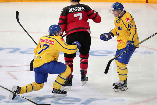Oscar Möller #45, Sweden and Pär Lindholm #17, Sweden
