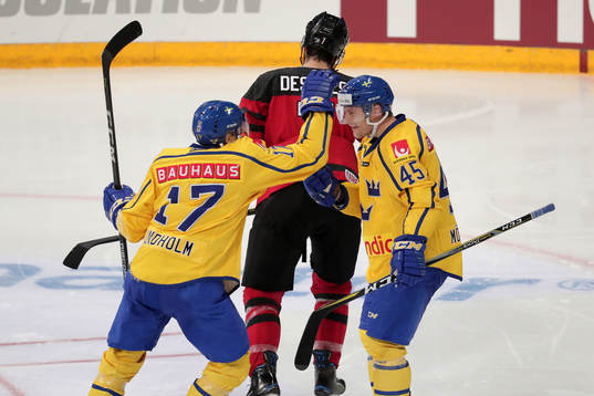 Oscar Möller #45, Sweden and Pär Lindholm #17, Sweden