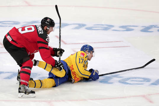 Rob Klinkhammer #29, Canada and Pär Lindholm #17, Sweden