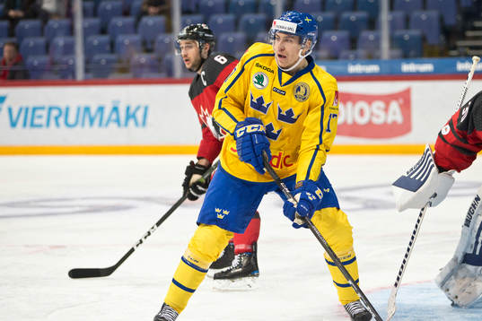 Pär Lindholm #17, Sweden